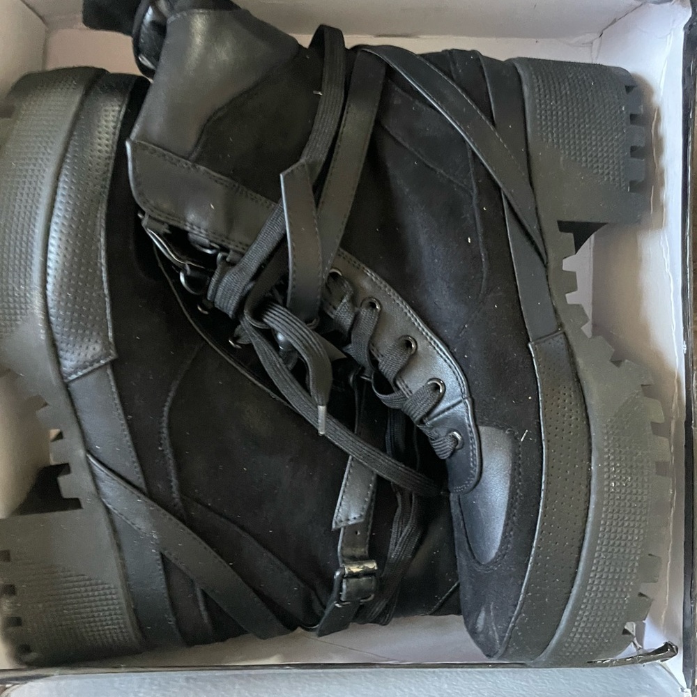 Combat boot